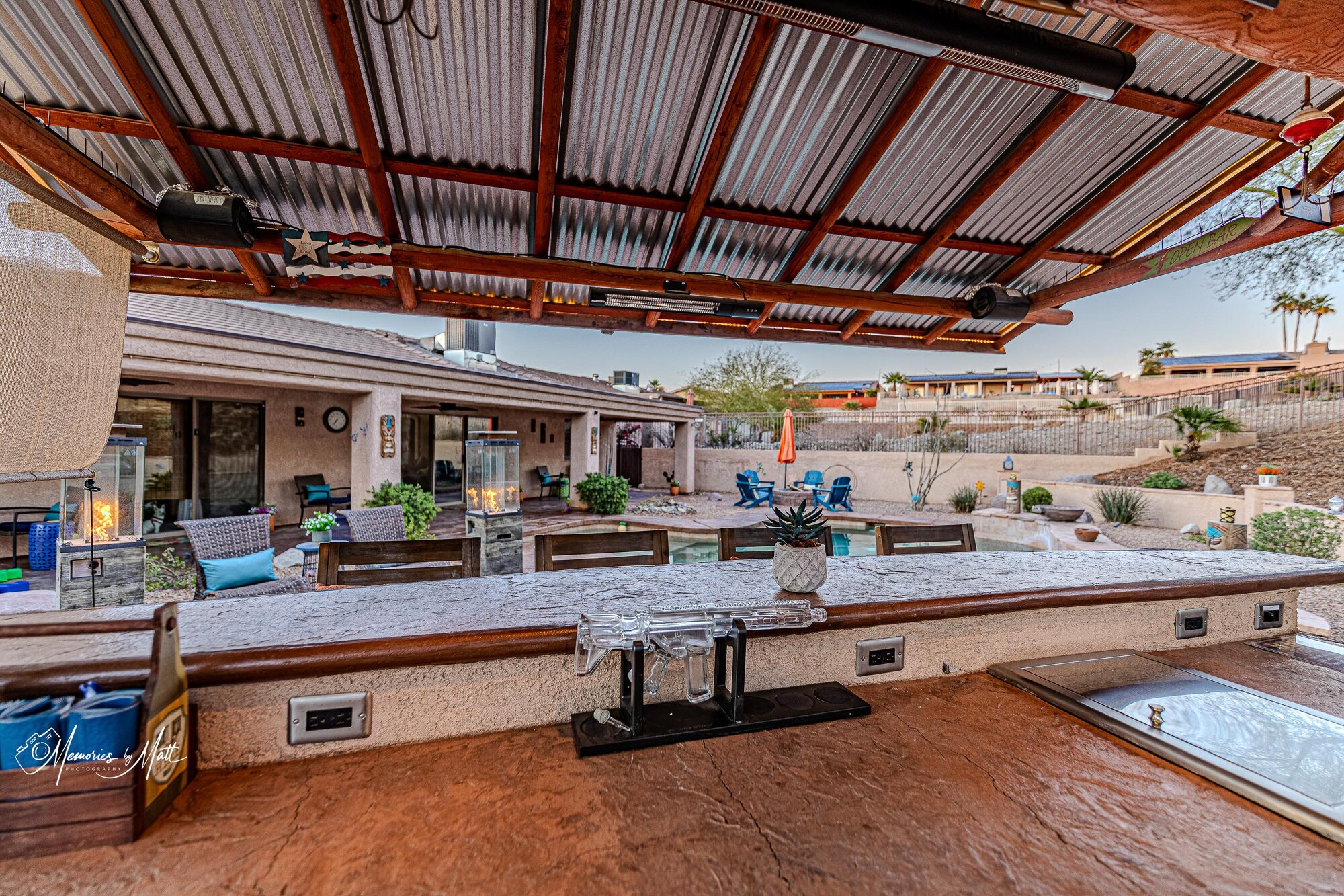 Desert Pool & Tiki Retreat