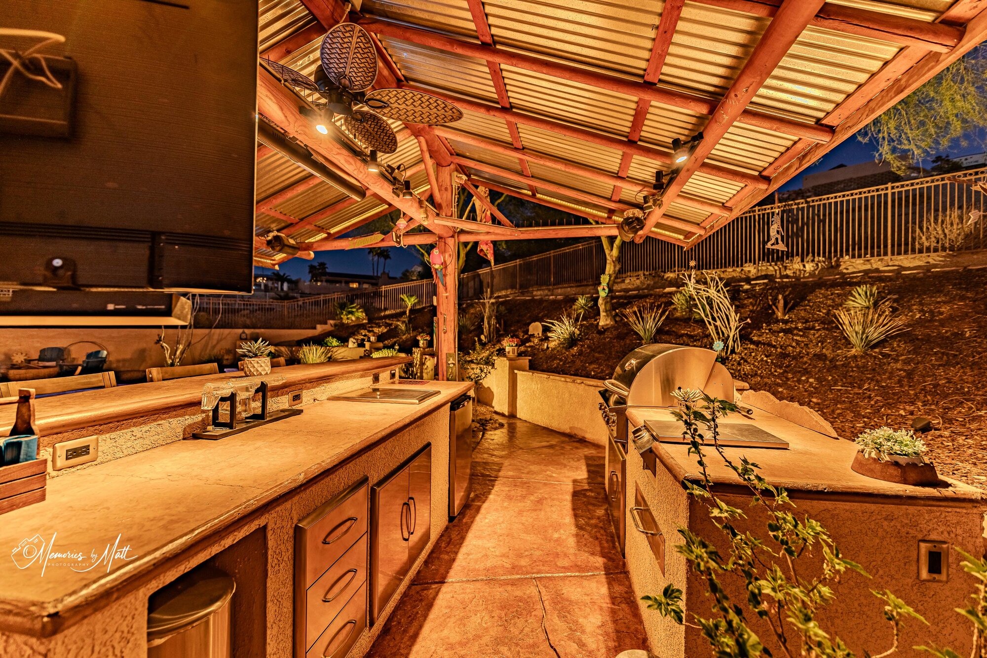 Desert Pool & Tiki Retreat