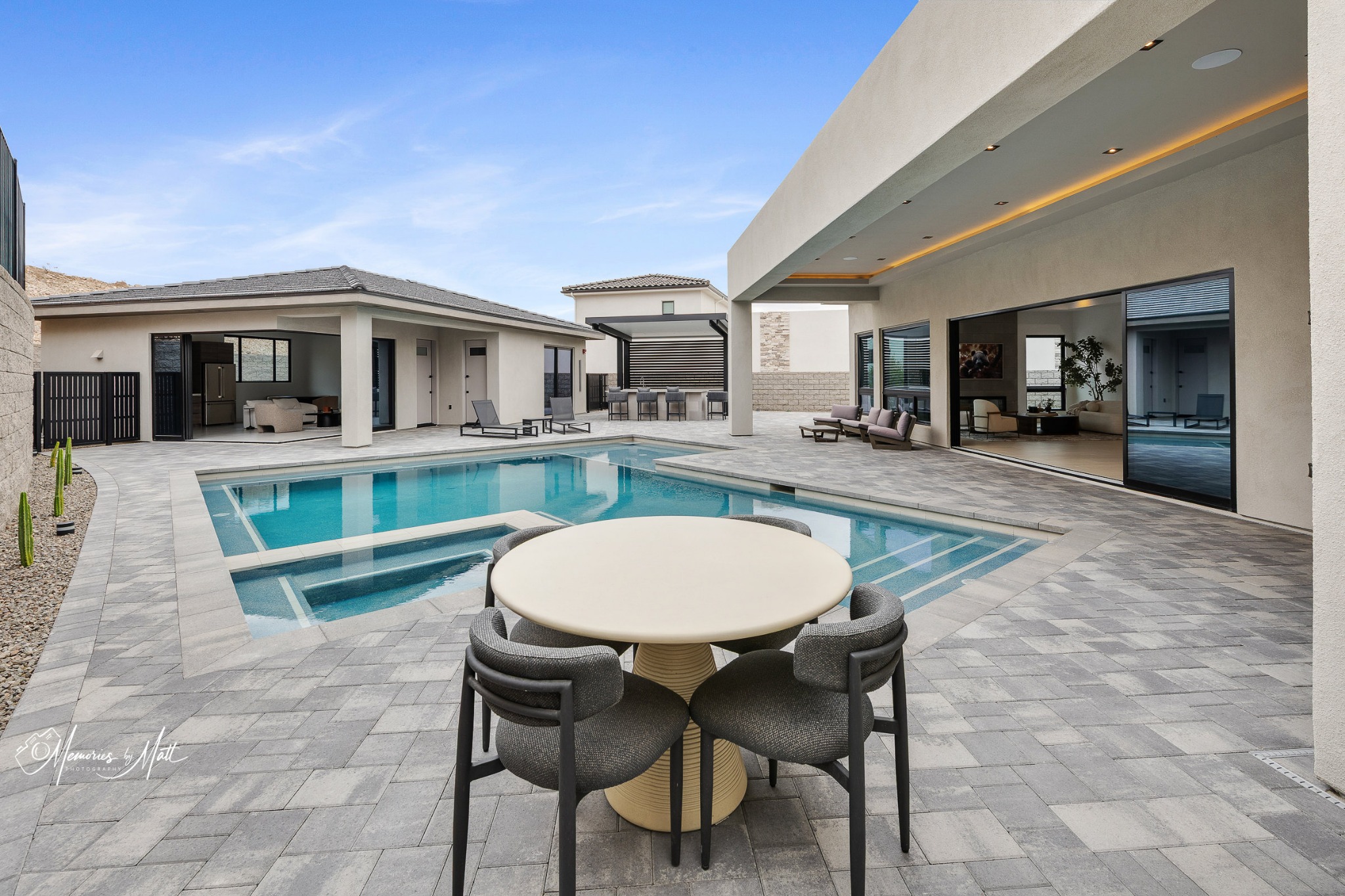 6295 Avienda De Las Colinas — Pool Wide