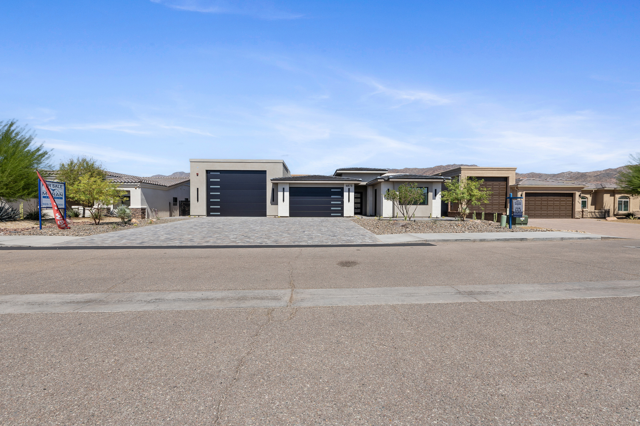 6873 Avienda De Los Foothills — Front exterior, photo 02