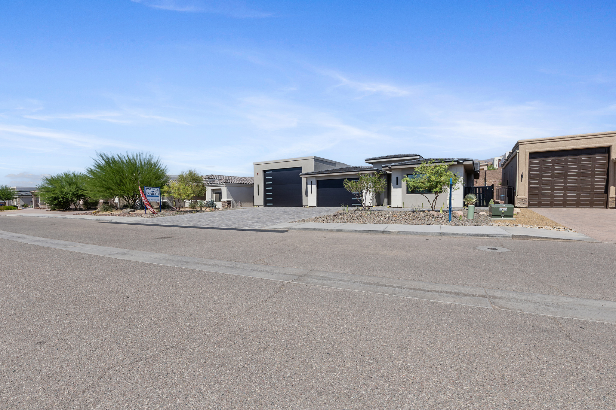6873 Avienda De Los Foothills — Front exterior, photo 03
