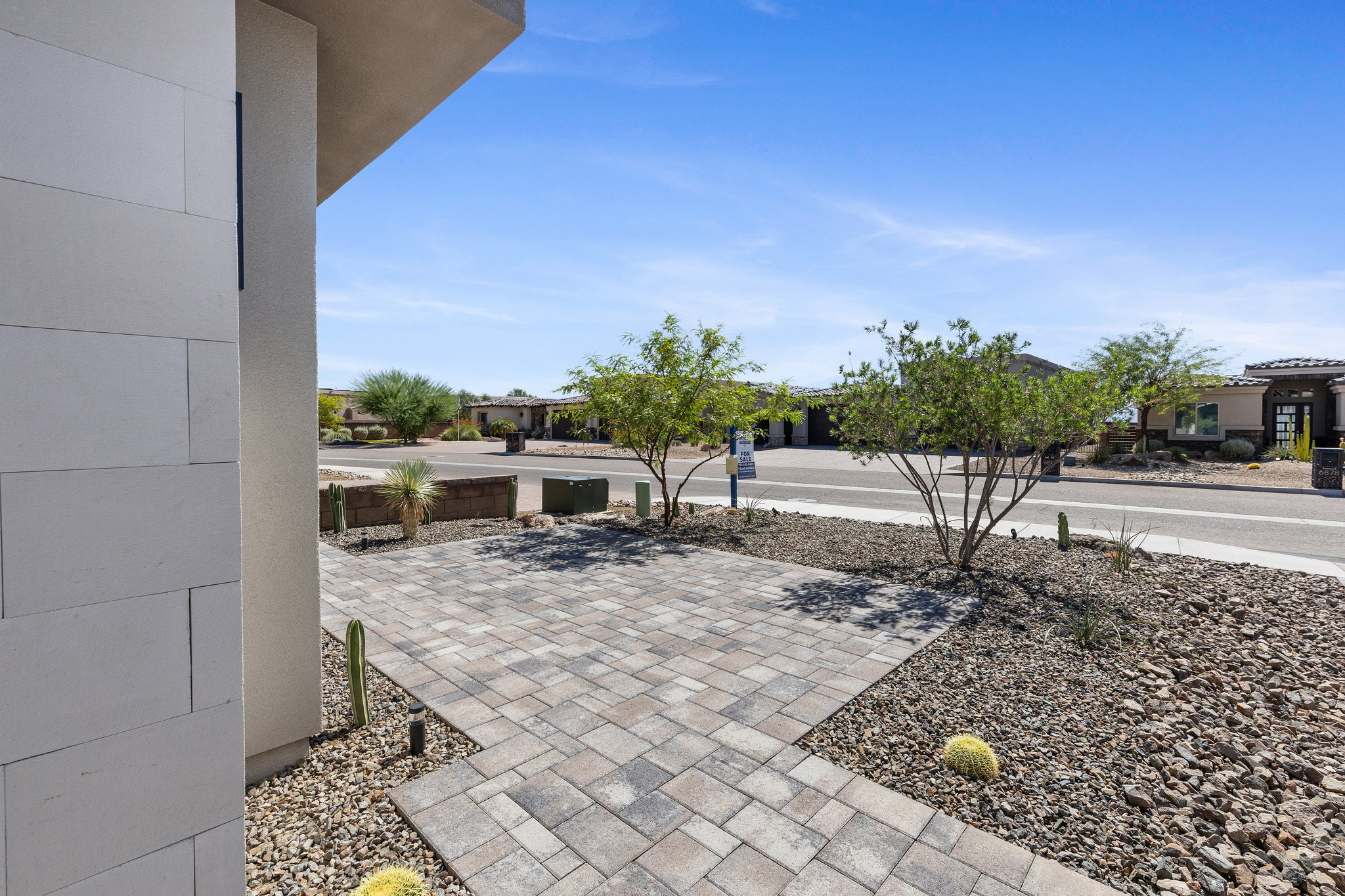 6873 Avienda De Los Foothills — Front entry, photo 04