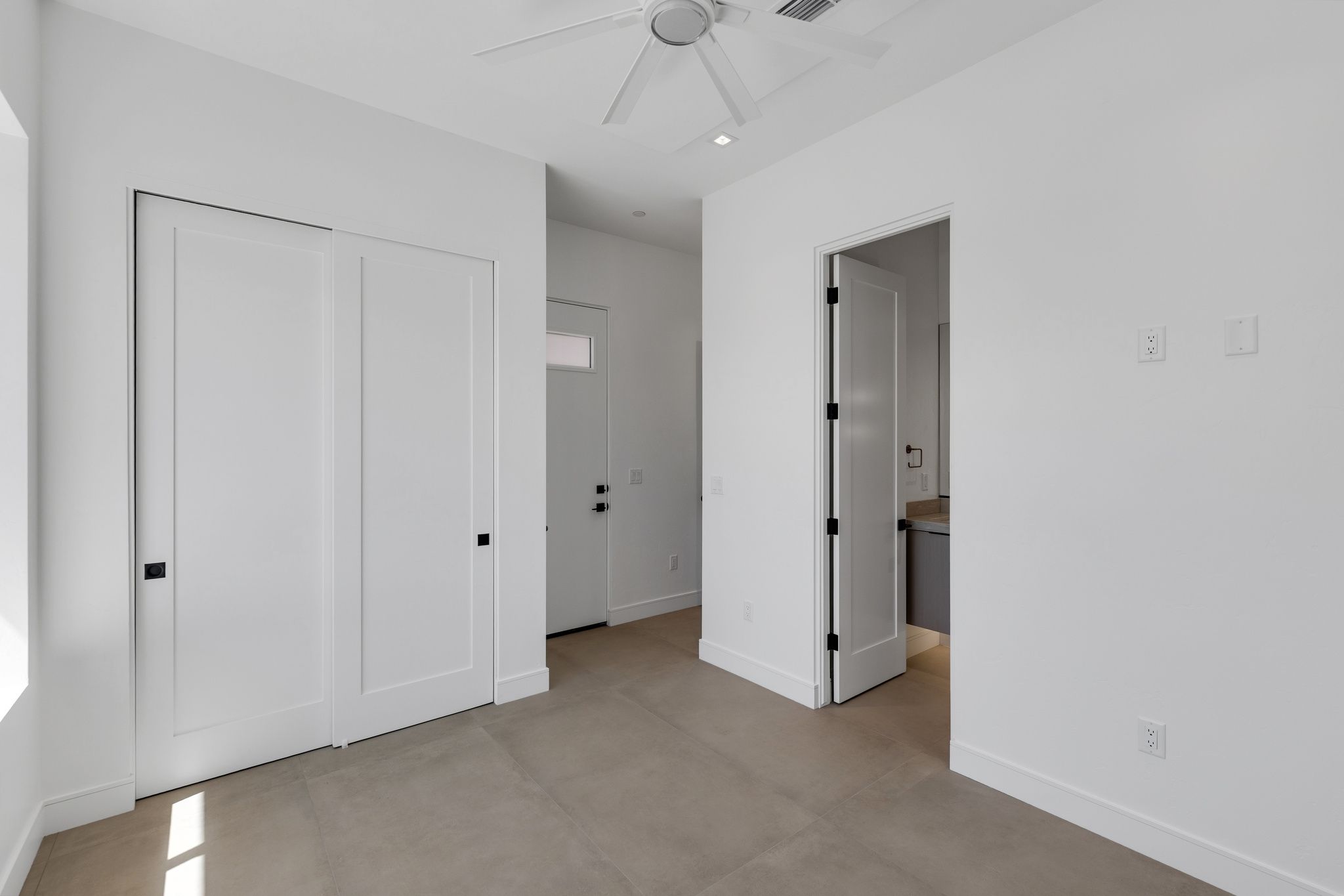 6873 Avienda De Los Foothills — Interior room, photo 24