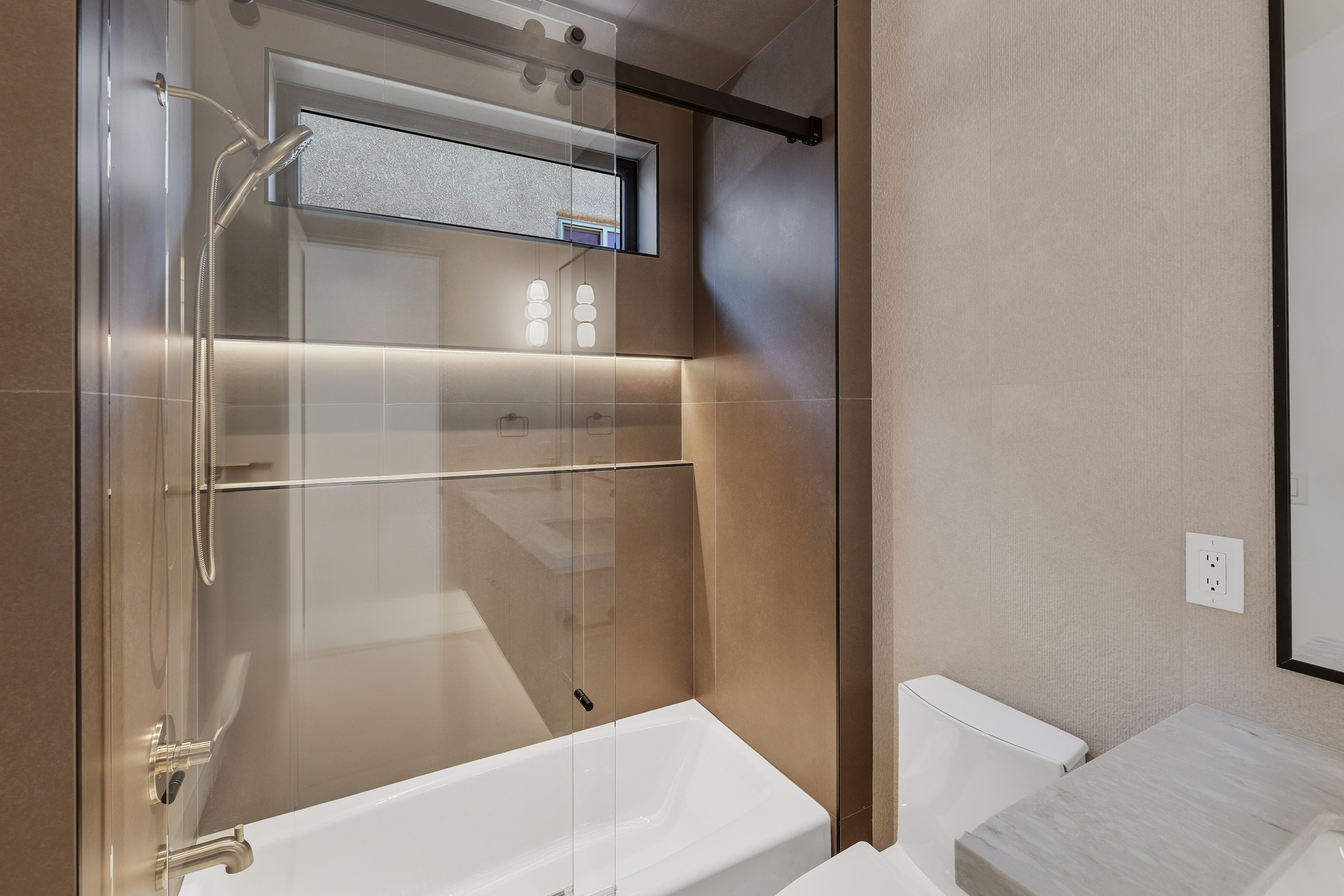 6873 Avienda De Los Foothills — Bathroom, photo 34