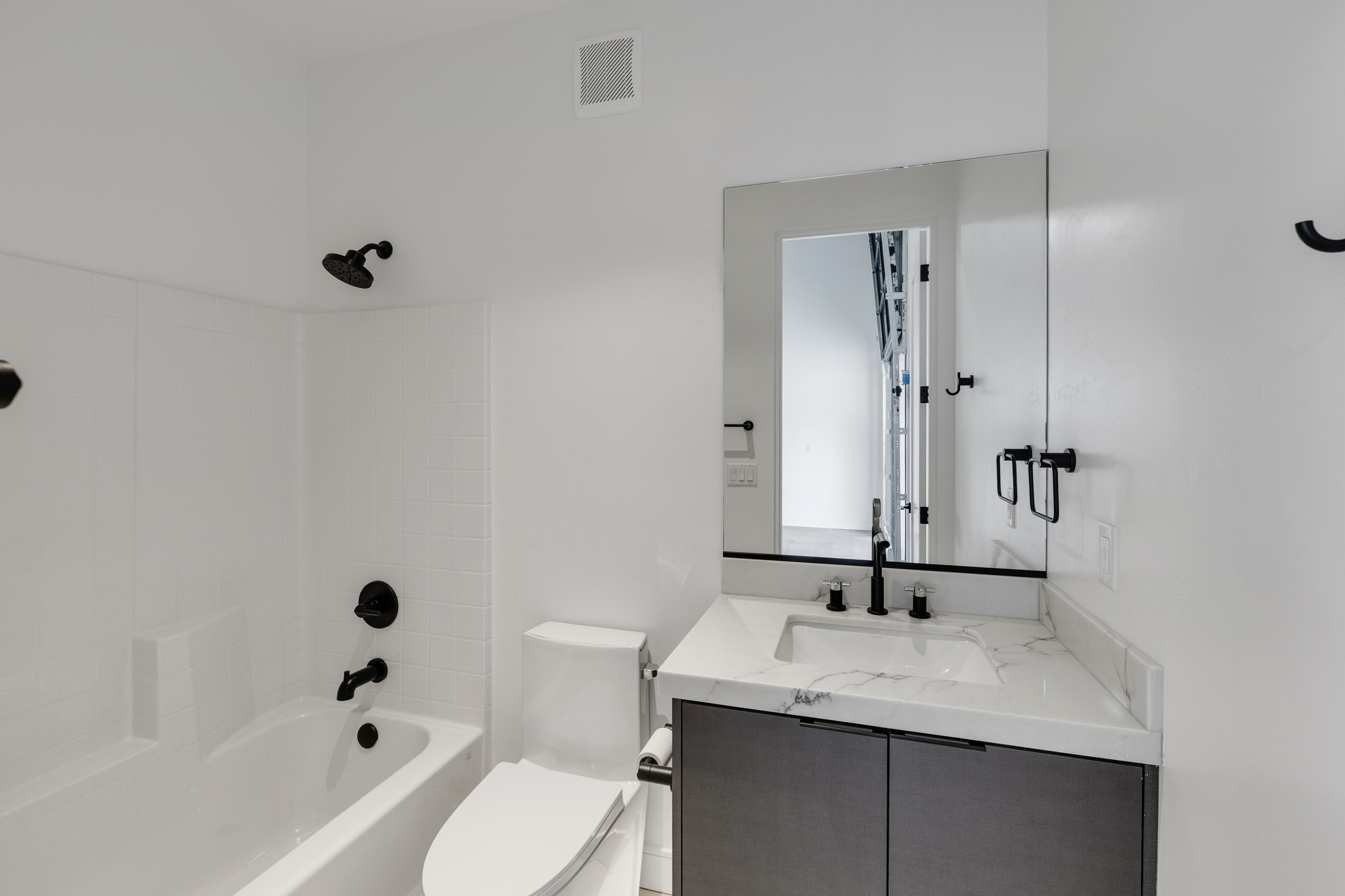 6873 Avienda De Los Foothills — Bathroom, photo 51