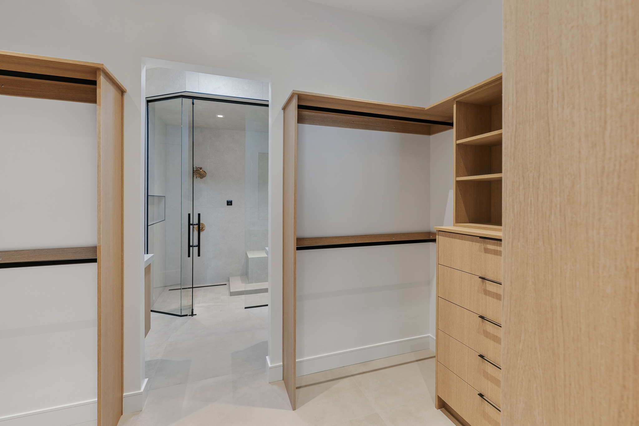 6873 Avienda De Los Foothills — Closet, photo 55