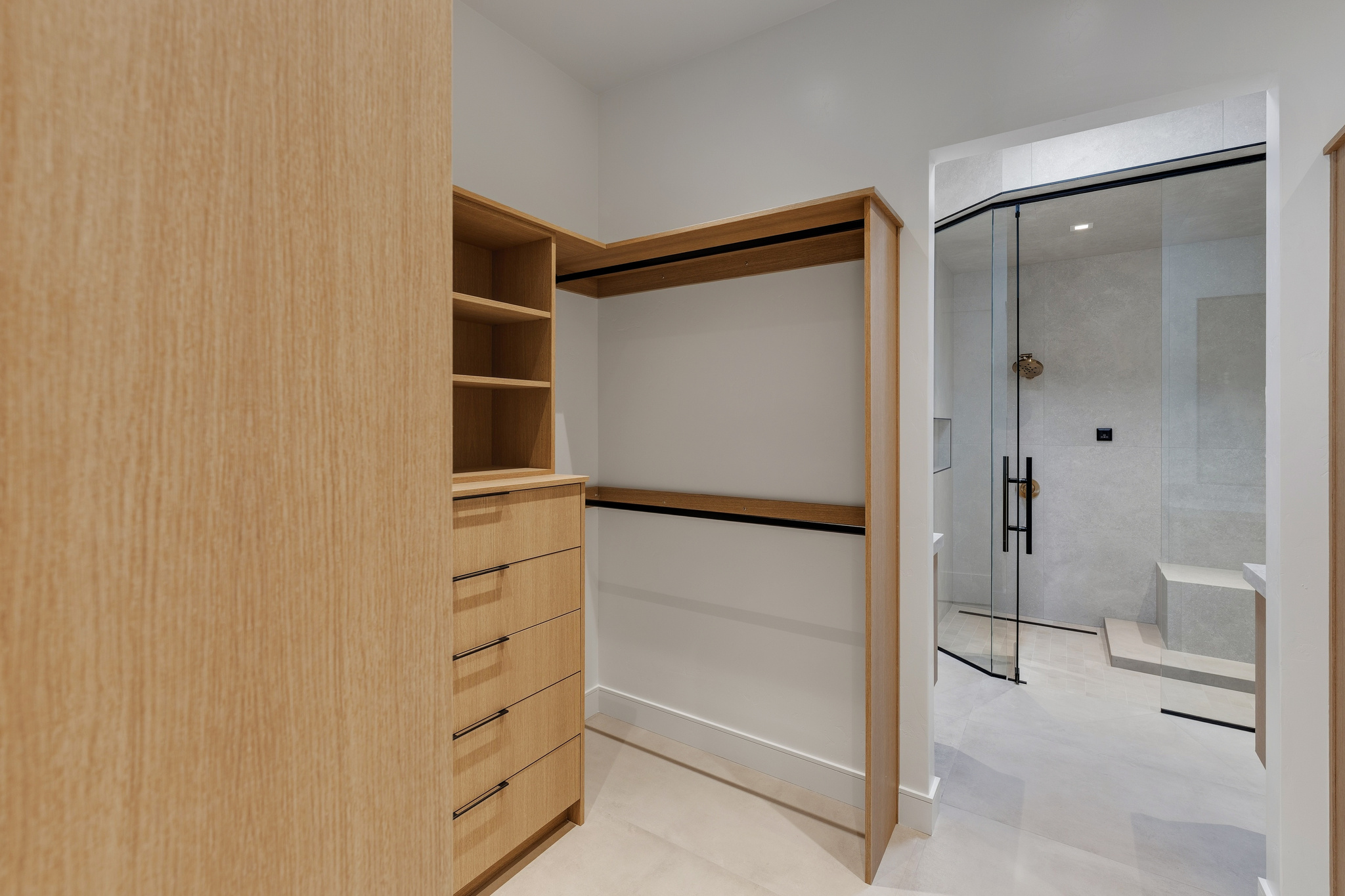 6873 Avienda De Los Foothills — Closet, photo 56
