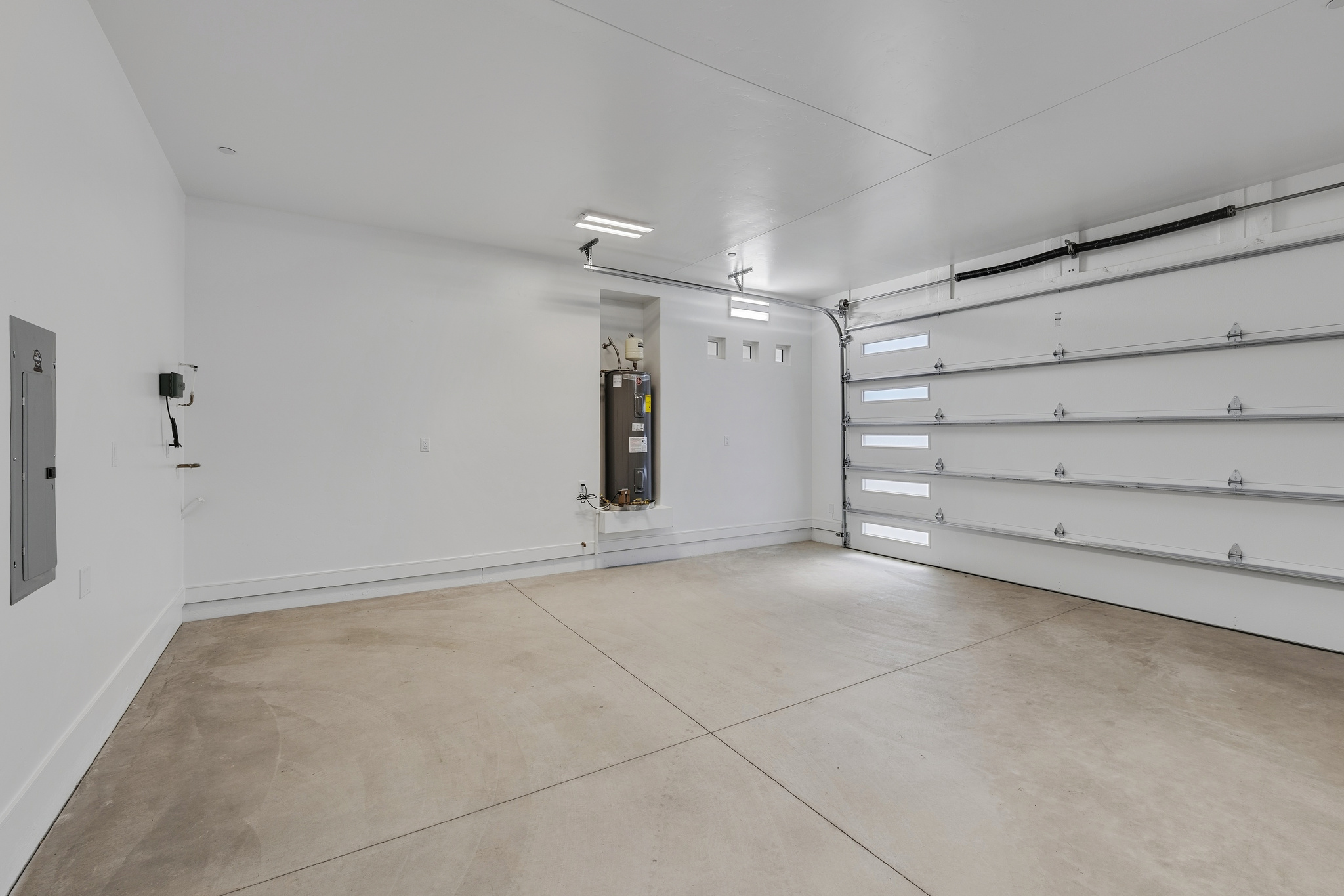 6873 Avienda De Los Foothills — Garage, photo 60